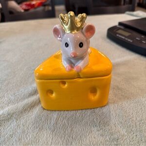 Cheese Shaped Trinket Box with Mouse Figurine